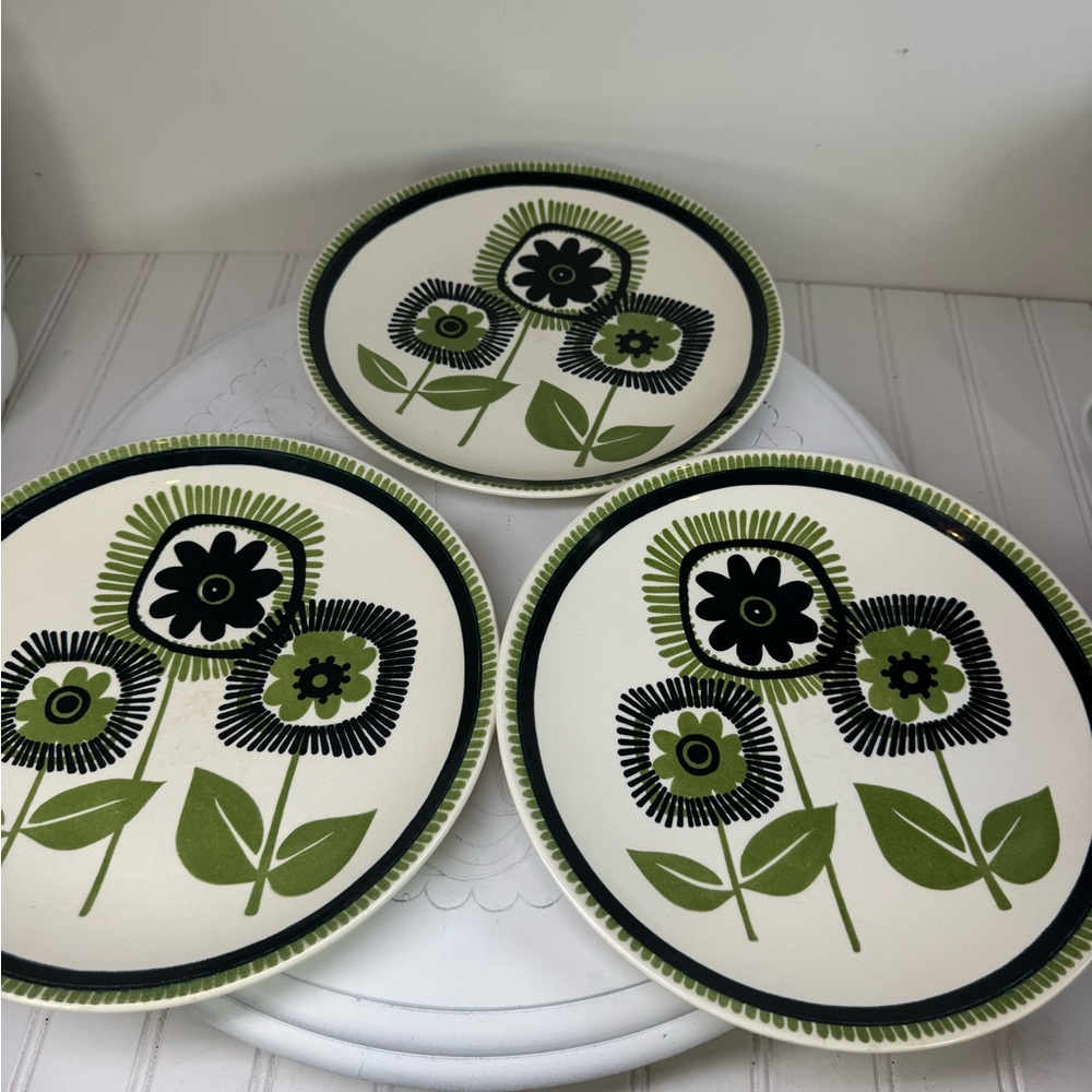 Vintage Mid Century green floral plates